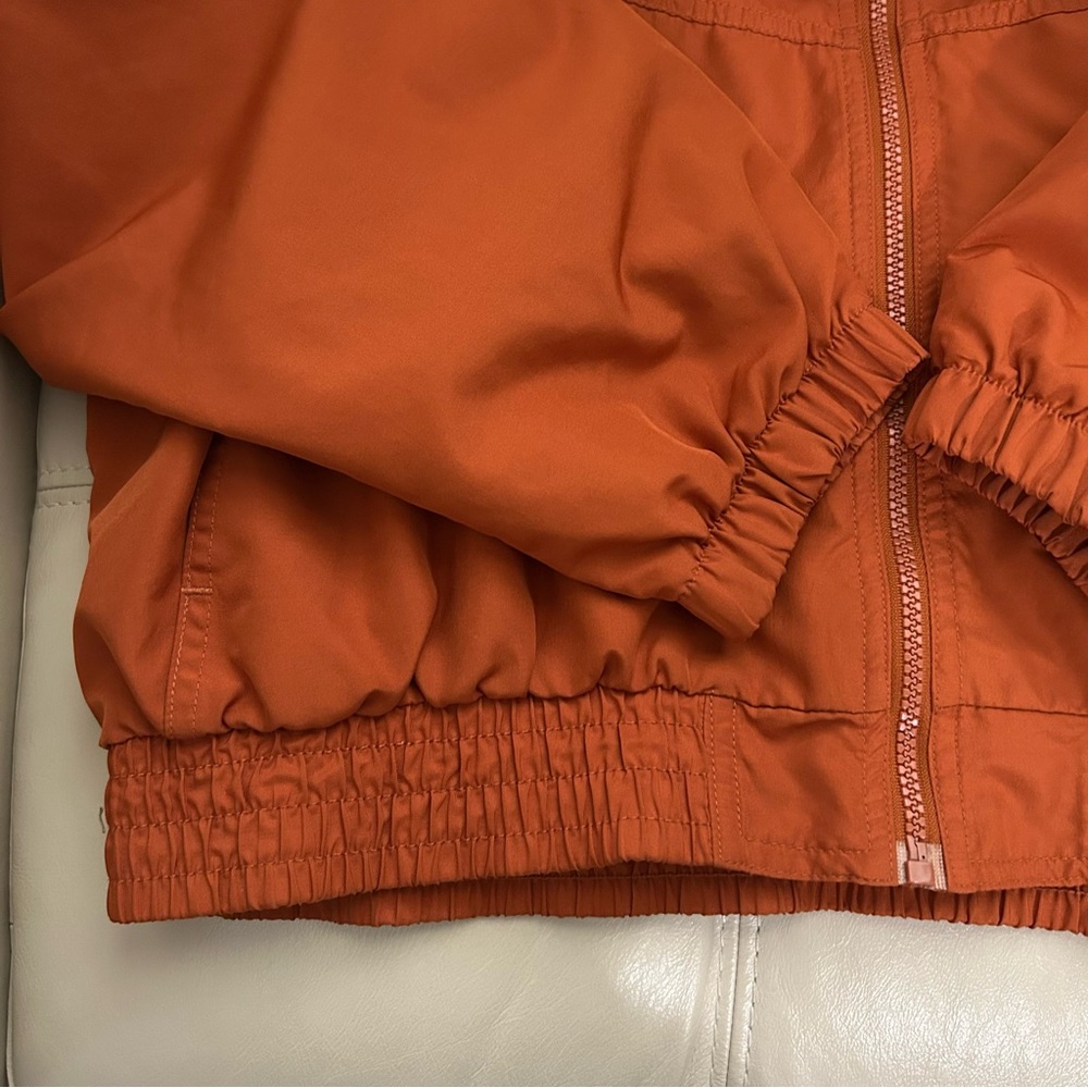UT Windbreaker - Picture 3 of 5